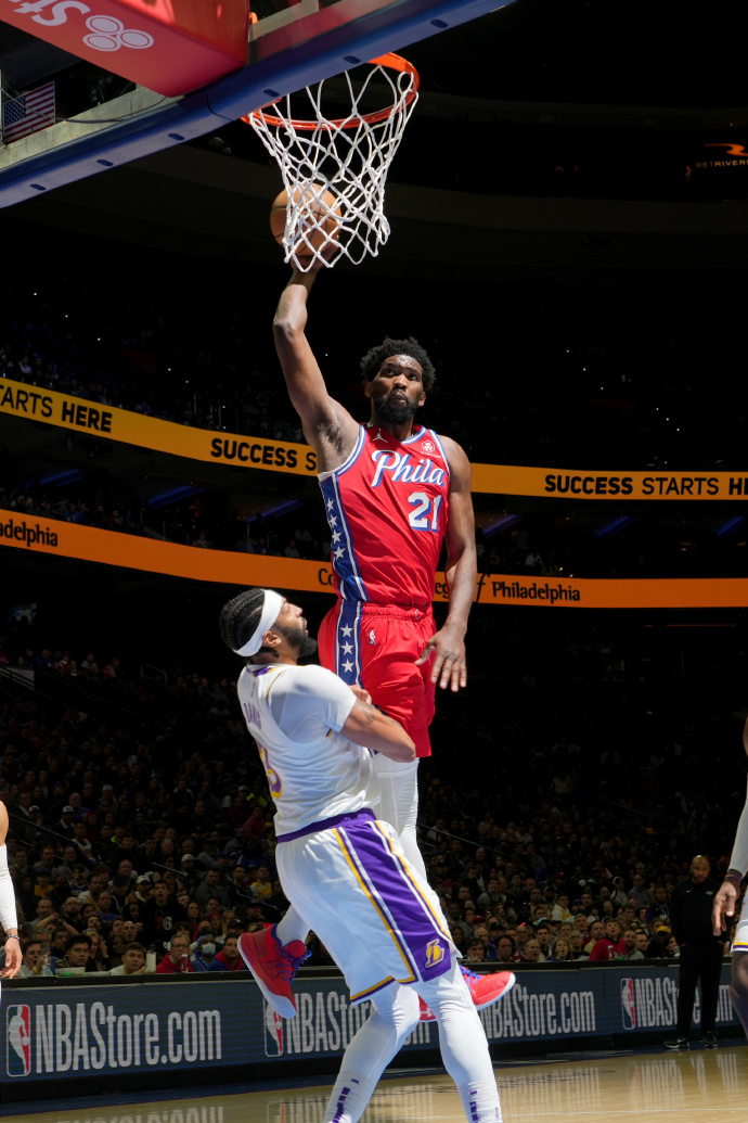 HTH体育APP下载,包含切尔西观众热烈欢呼！，哈兰德迎来十赛季出色发挥全场沸腾不已的词条